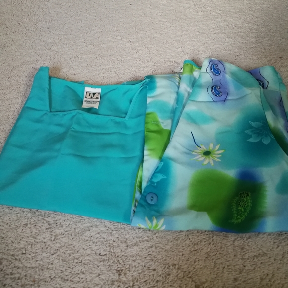 Women's scrub top and jacket - Picture 2 of 4